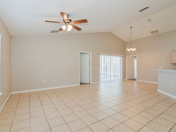 4th image of 17305 Woodcrest Way