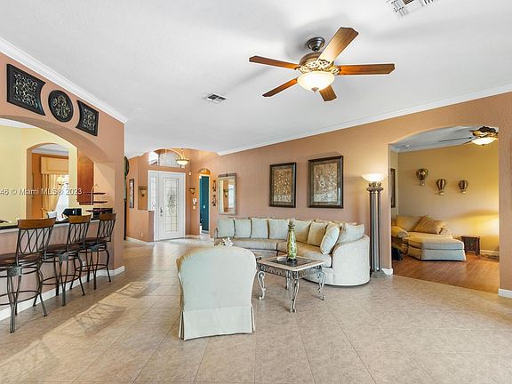 4th image of 307 Cheshire Ln