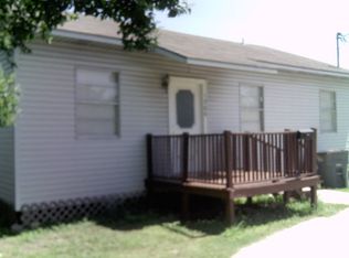 1906 N Goldman St, Victoria, TX 77901