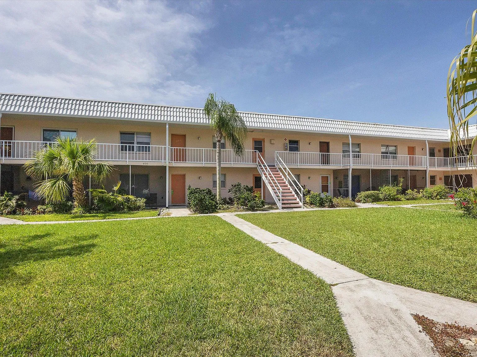 2 bed, 811 sqft, $1,500 — Photo 1