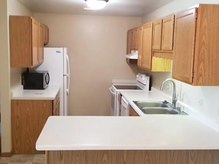 2200 Sylvan Way — Photo 8