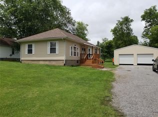 19192 Crab Orchard Rd, Marion, IL 62959