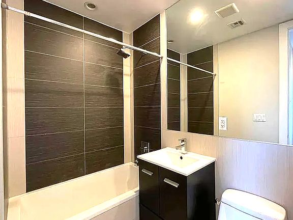 4th image of 194 Jefferson St APT 2
