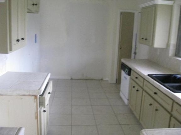 5th image of 7903 Pecan Villas Dr