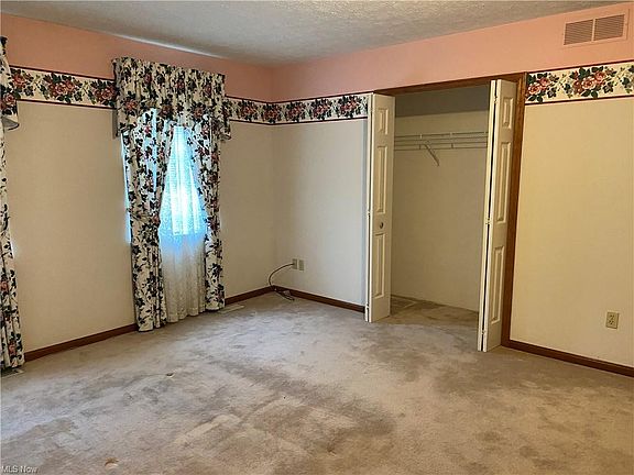4th image of 42 High Point Dr Unit 22
