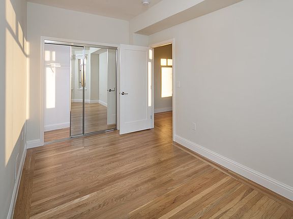 4th image of 1360 Lombard St APT 201