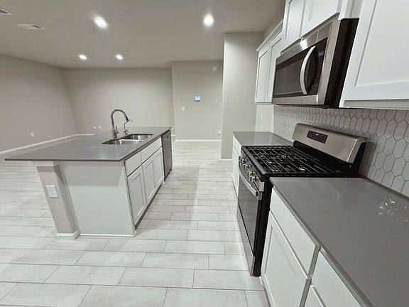 3rd image of 7607 Iron Mountain Rd