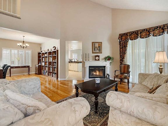 3rd image of 11812 Alderbrook St