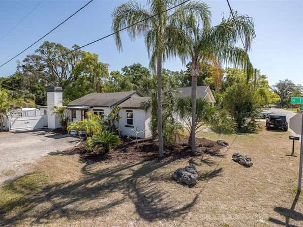 1702 E Knollwood St, Tampa, FL 33610