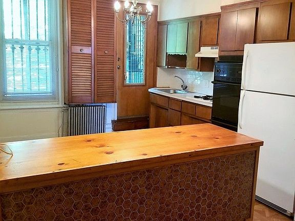 2nd image of 42 Garfield Pl #2
