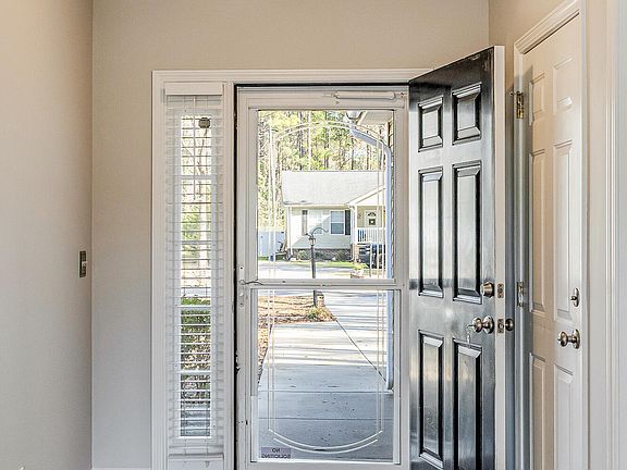 3rd image of 441 Maplewood Drive NW