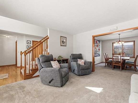 4th image of 2227 Viola Heights Dr NE
