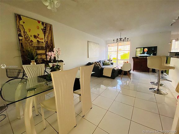 3rd image of 17570 Atlantic Blvd APT 514