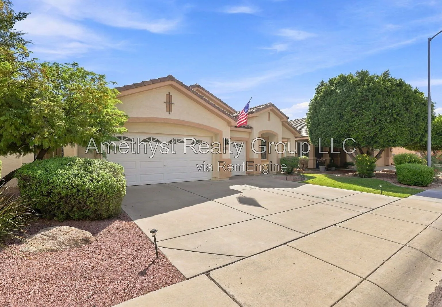 4 bed, 2.0 bath, 2114 sqft, $2,550 — Photo 1