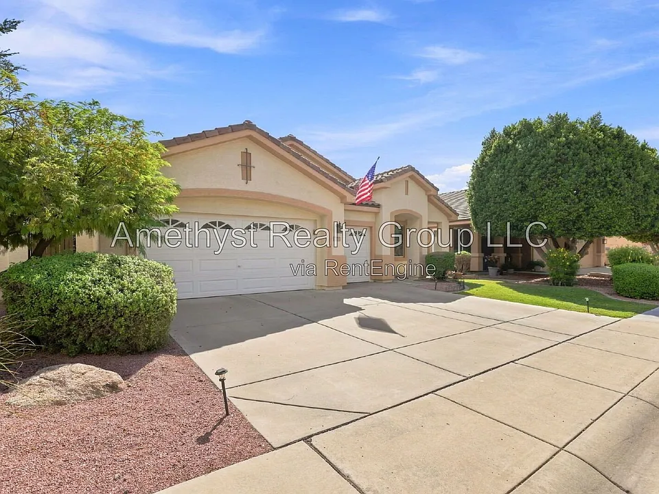 7027 W Potter Dr