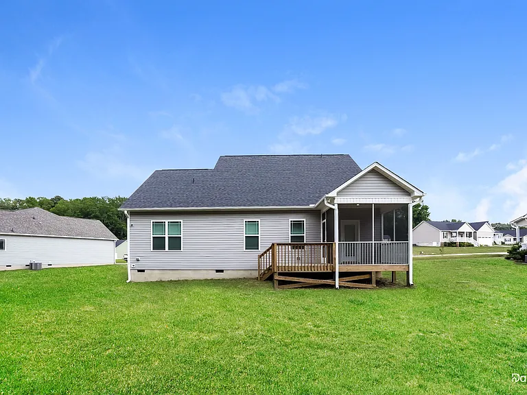 124 Stratocastor Dr — Photo 15