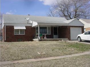 2117 N Parkwood Ln, Wichita, KS 67208