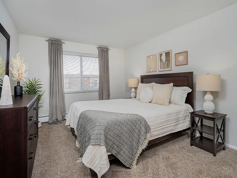 Hoffman Hills Apartments — Photo 29