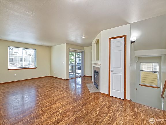 4th image of 8416 41st Drive NE