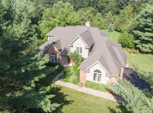 8578 Cedar Hills Dr, Dexter, MI 48130