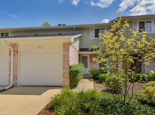 1637 Leytonstone Dr, Wheaton, IL 60189