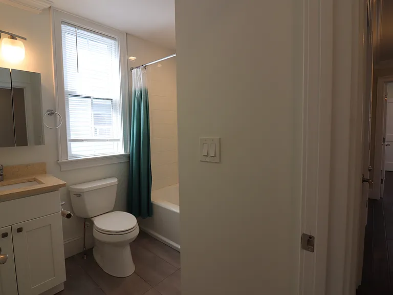 140 Minden St #2 — Photo 15