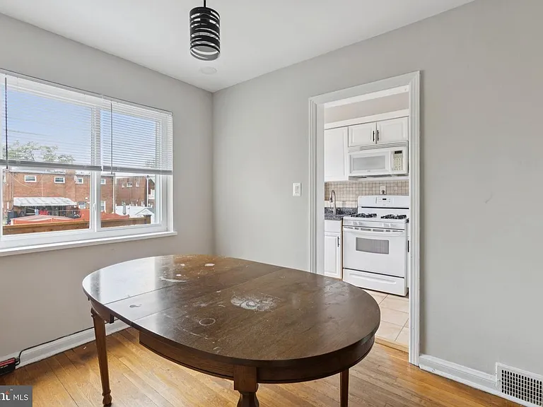 128 33rd St NE — Photo 25