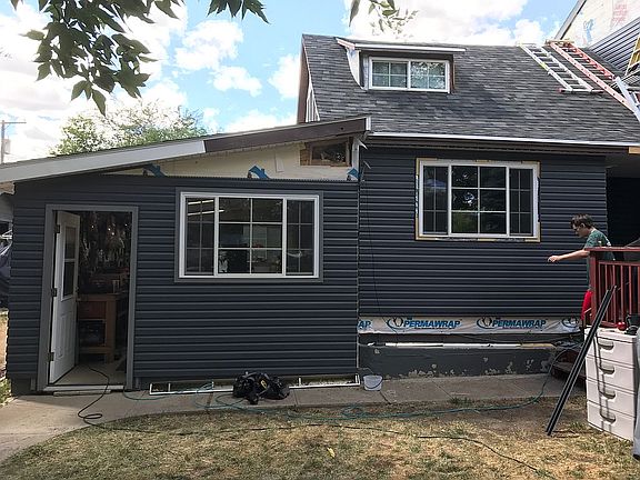 5th image of 305 3rd Ave N