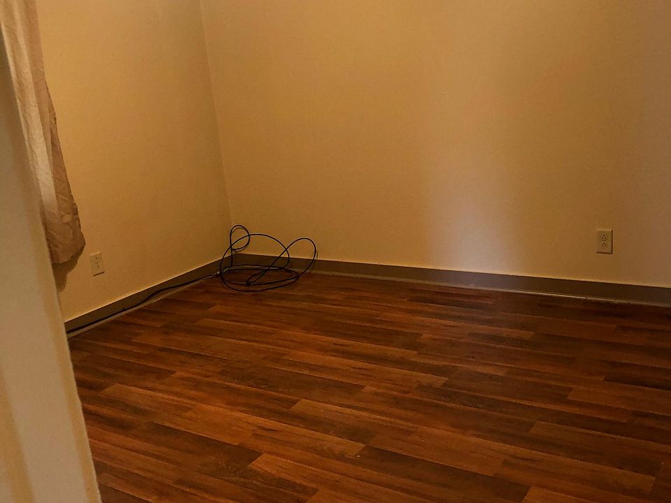 1st image of 81 Catherine St #1
