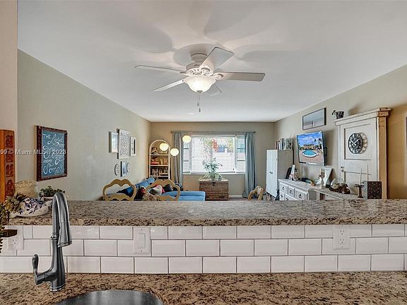 5th image of 2210 NE 56th Pl APT 106