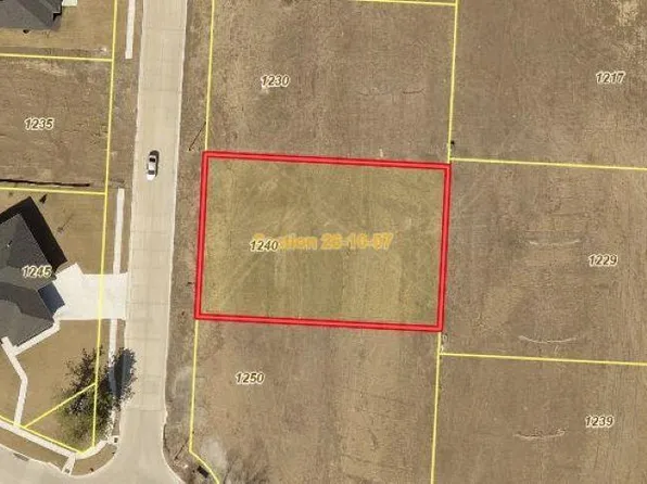 1240 S 93rd St, Lincoln, NE 68520