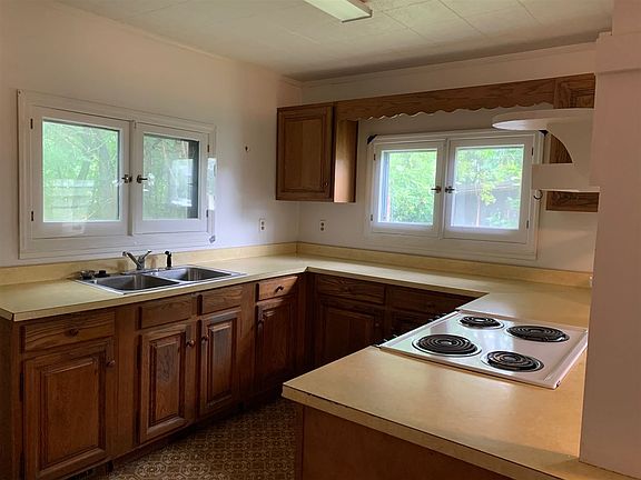 2nd image of 12 College Ct