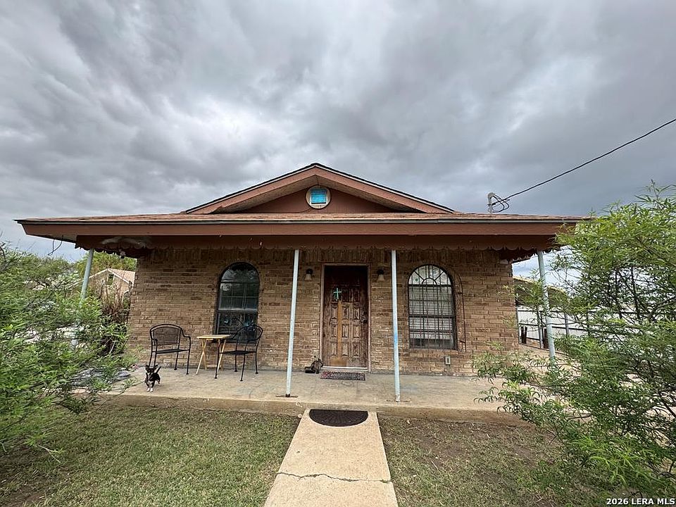 1st image of 106 Los Sauces St
