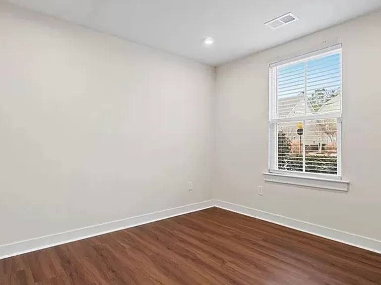 902 Avast Way — Photo 26