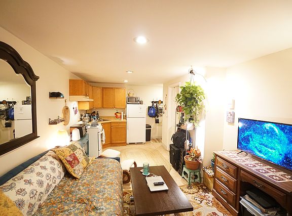 3rd image of 376 13th St #A1