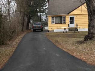 11 Sheraton Dr, Poughkeepsie, NY 12601