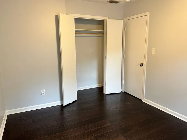4315 Baylor St — Photo 13