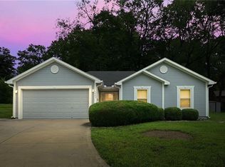 5425 Sterling Ave, Raytown, MO 64133