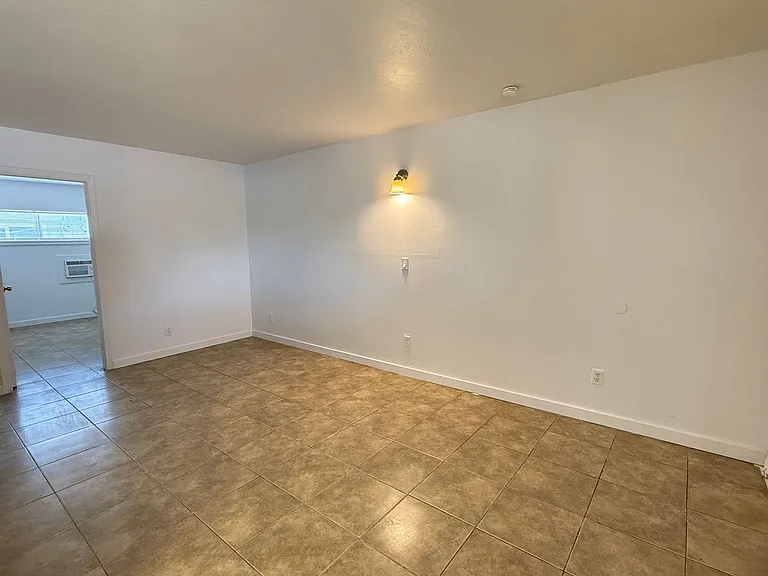 13913 N Palm St #12 — Photo 5