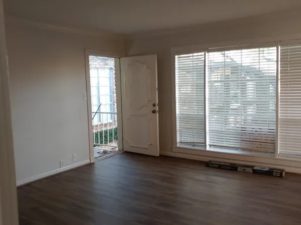 2101 Fountain View Dr #B-72, Houston, TX 77057