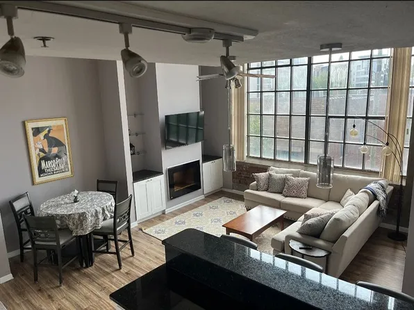 611 N Park Ave APT 216, Indianapolis, IN 46204