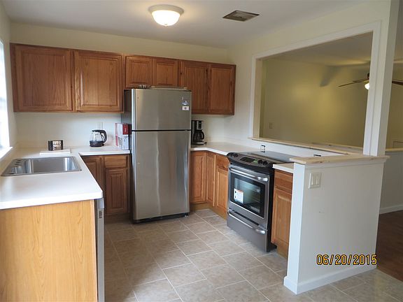 5th image of 8 Glenwood Dr
