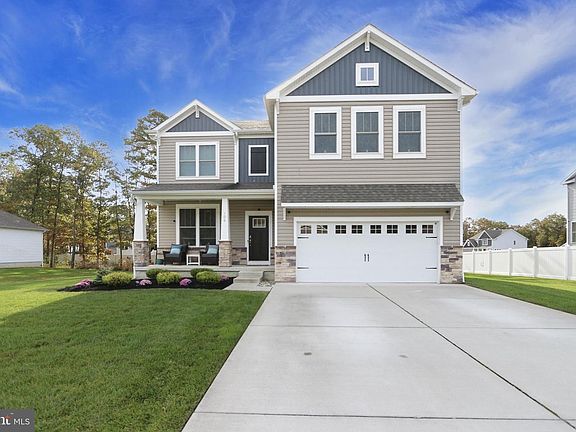 2nd image of 106 Laquinta Dr