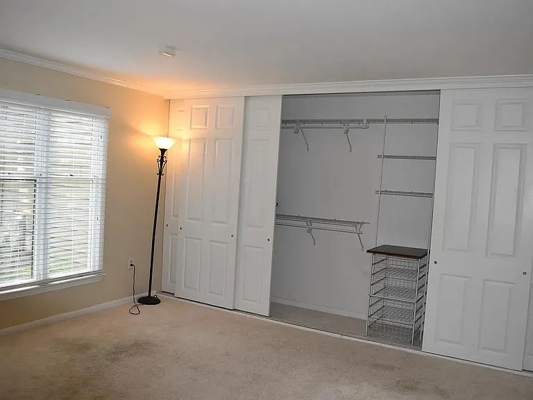413 W 8th St #B-1 — Photo 7