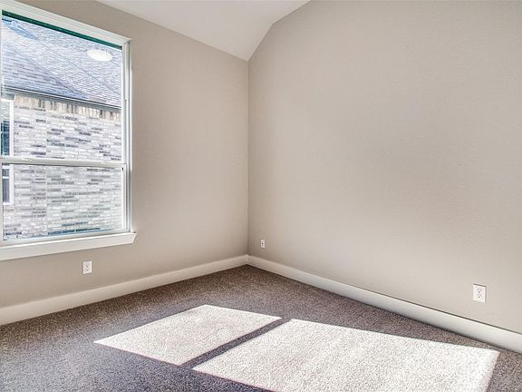 3rd image of 1008 Highberry Dr