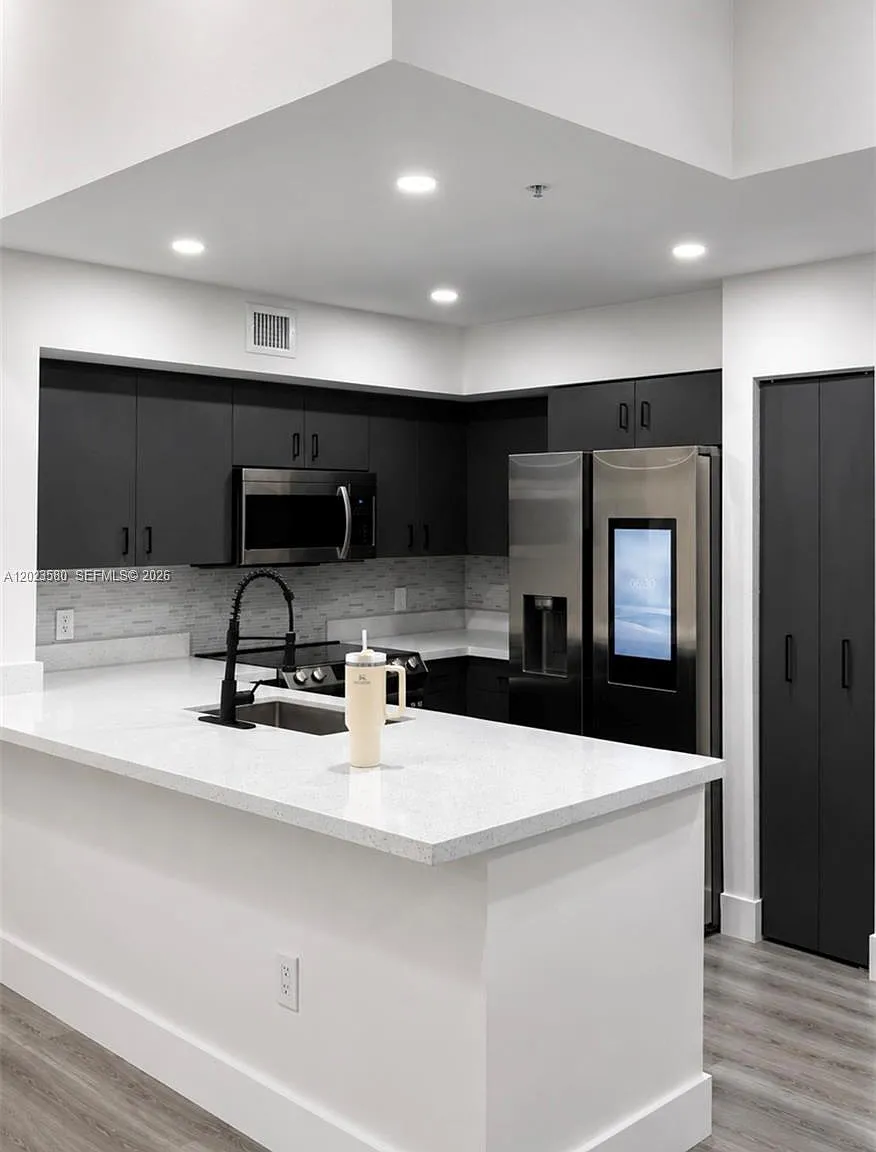 Enclave At Doral Condo No — Photo 3