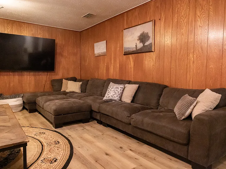 1715 Rodden Dr — Photo 8