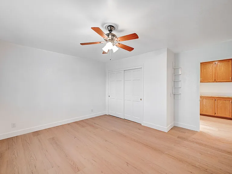2916 W Oakey Blvd — Photo 22
