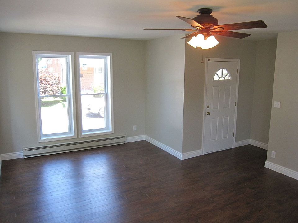 2nd image of 206 4th St