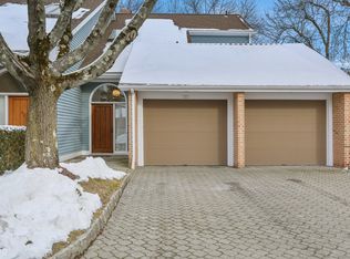 51 Regents Park #51, Westport, CT 06880
